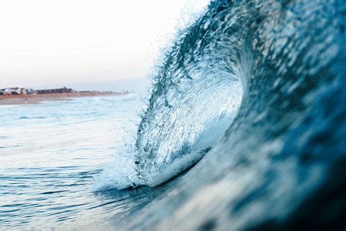 Breaking ocean wave